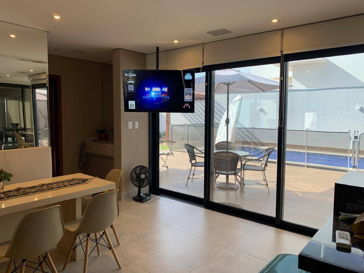 Casa à venda com 3 quartos, 317m² - Foto 3