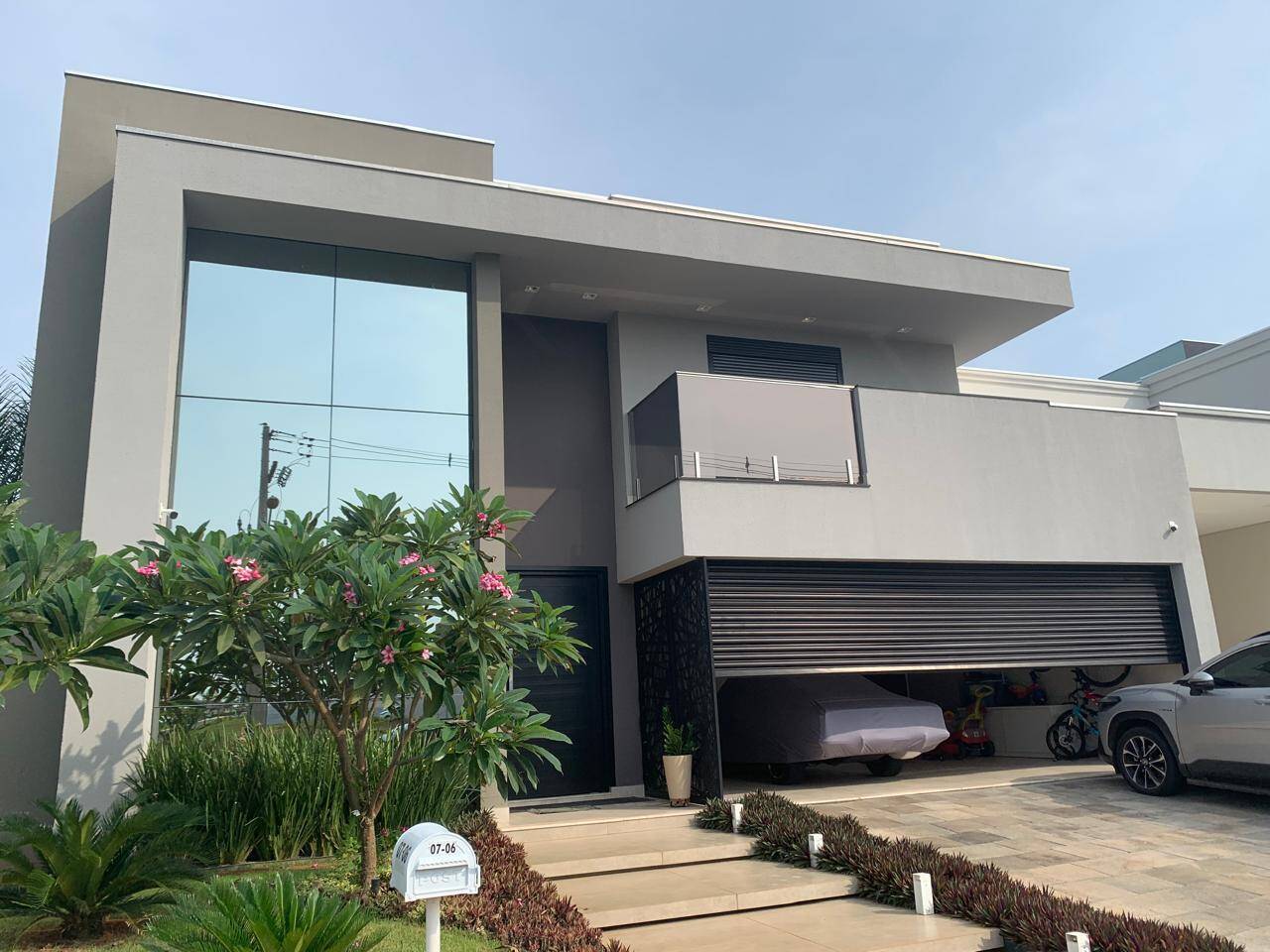 Casa à venda com 3 quartos, 317m² - Foto 1