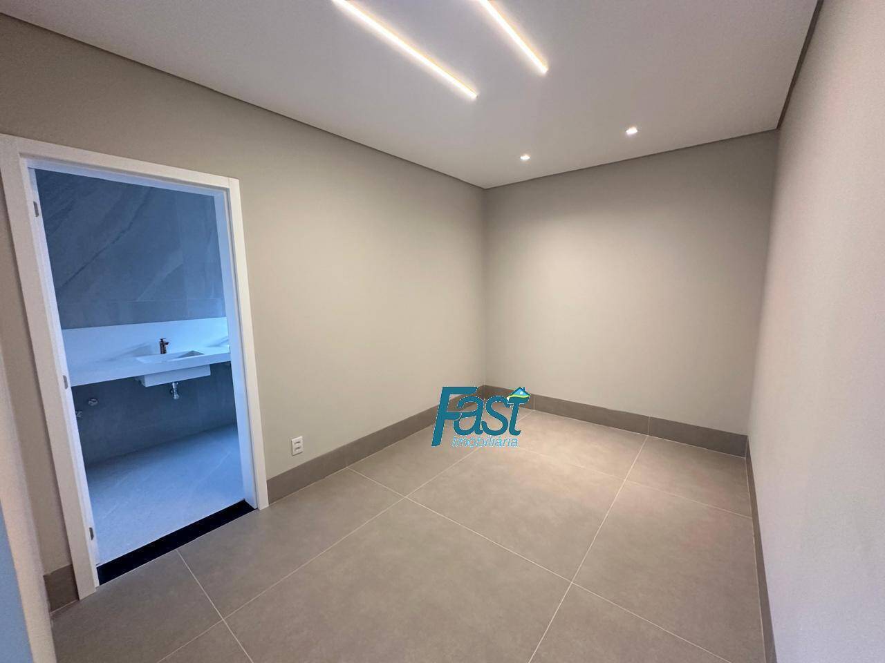 Sobrado à venda com 4 quartos, 349m² - Foto 9