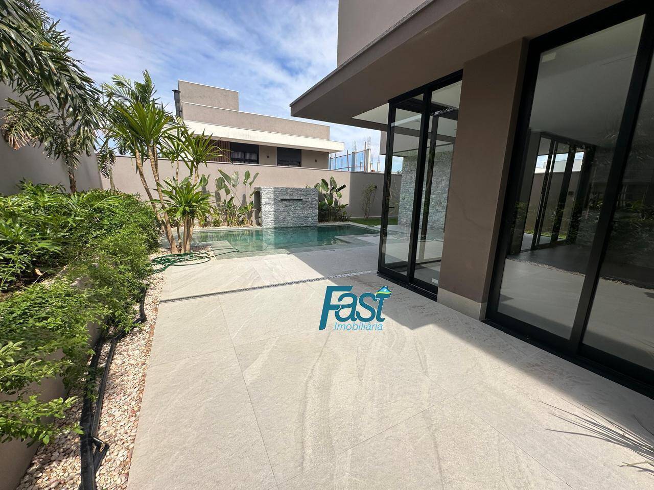 Sobrado à venda com 4 quartos, 349m² - Foto 11