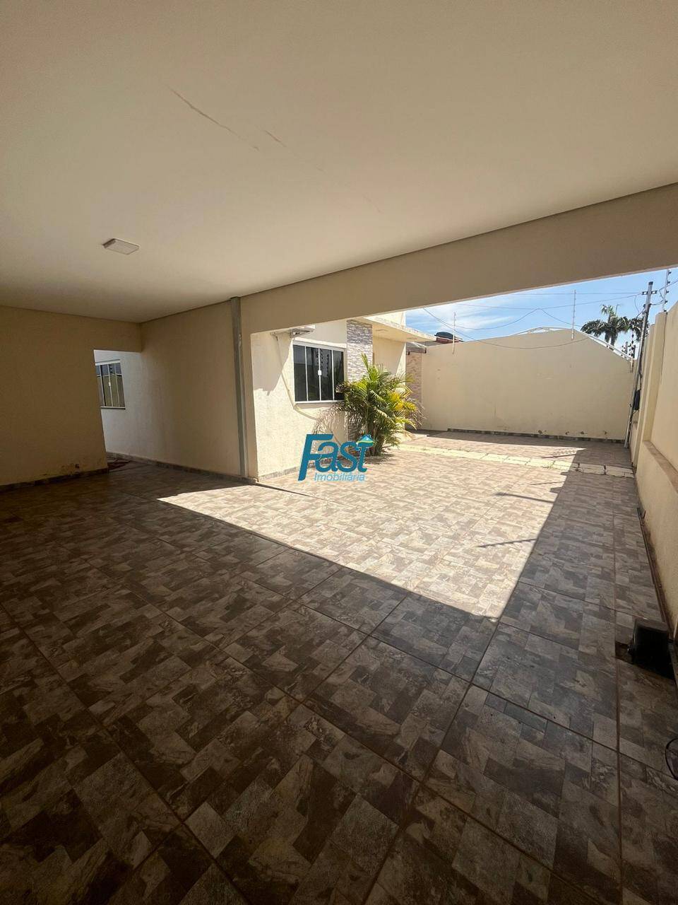 Casa à venda com 3 quartos, 209m² - Foto 2