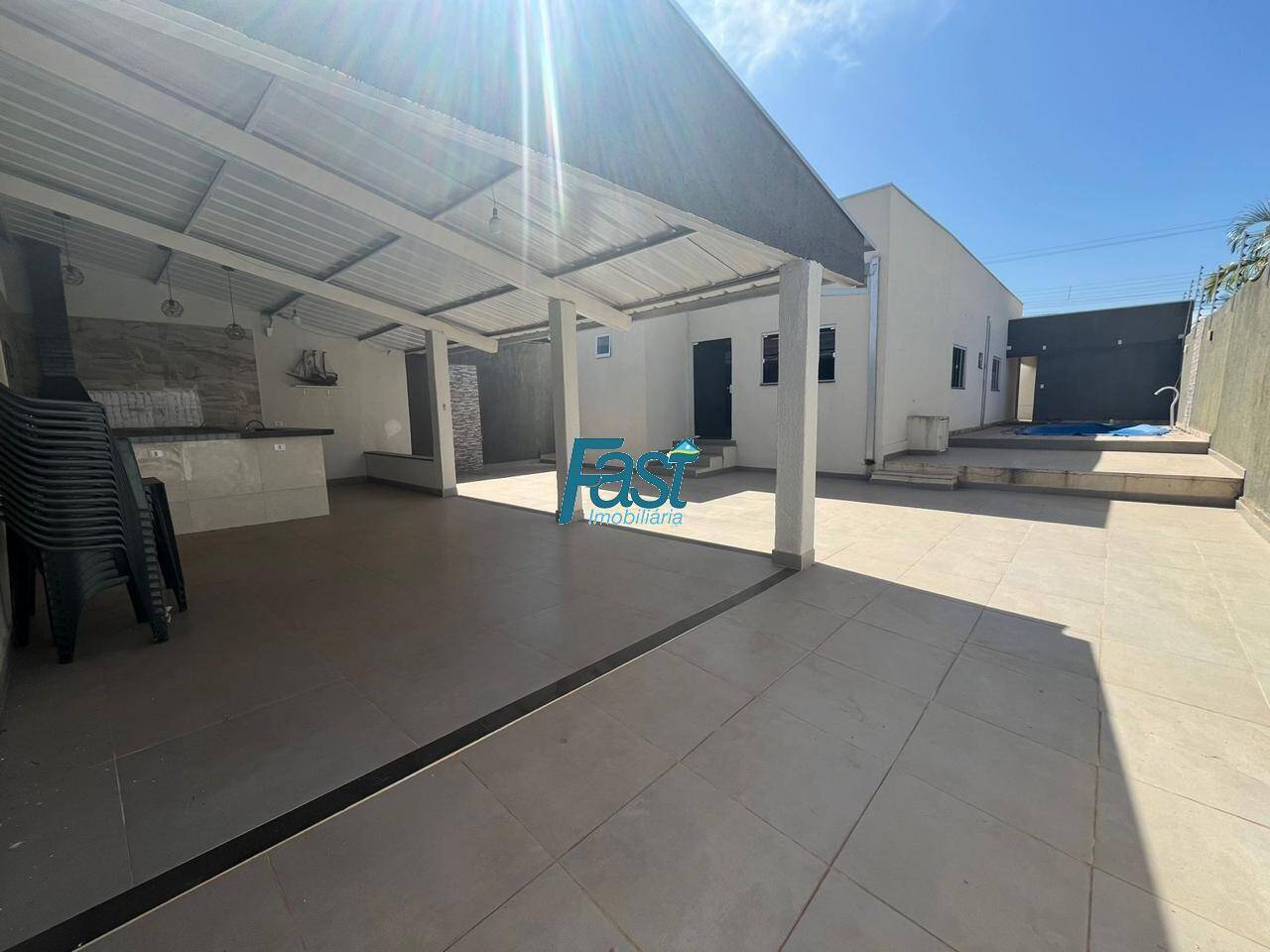 Casa à venda com 3 quartos, 209m² - Foto 3
