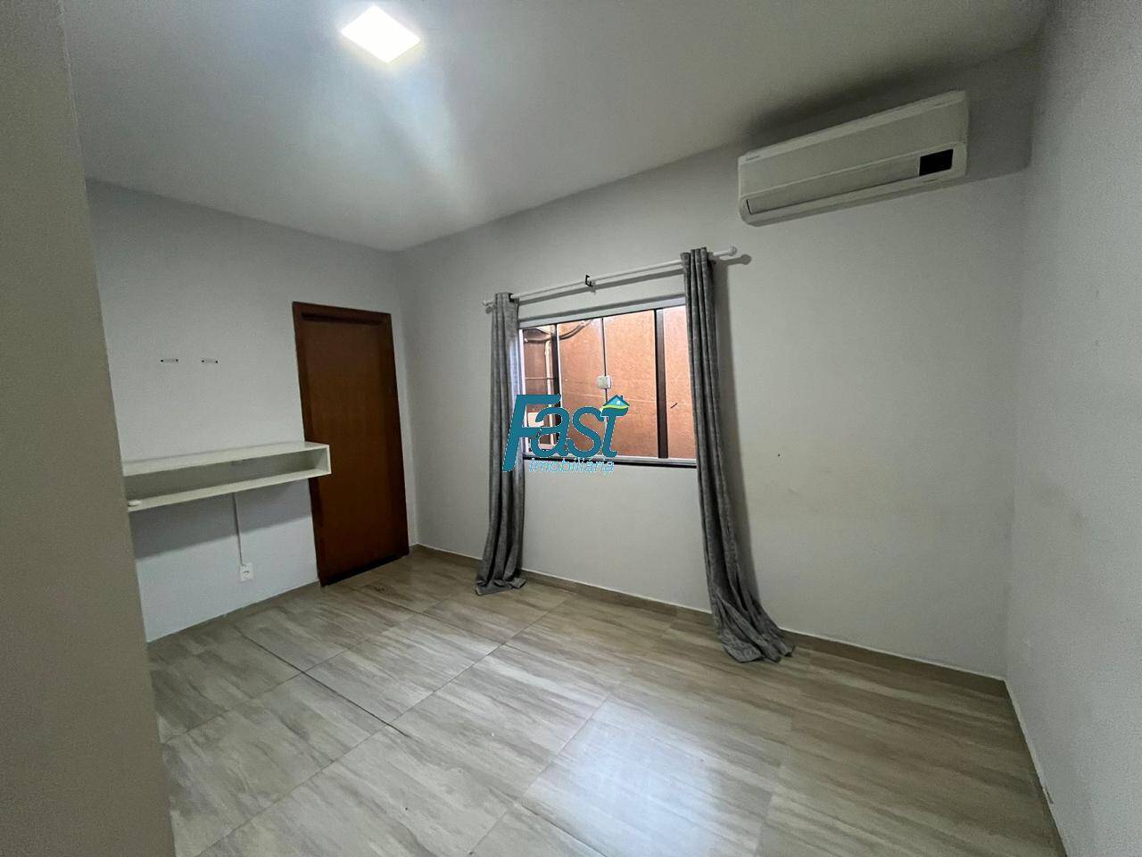 Casa à venda com 3 quartos, 209m² - Foto 8