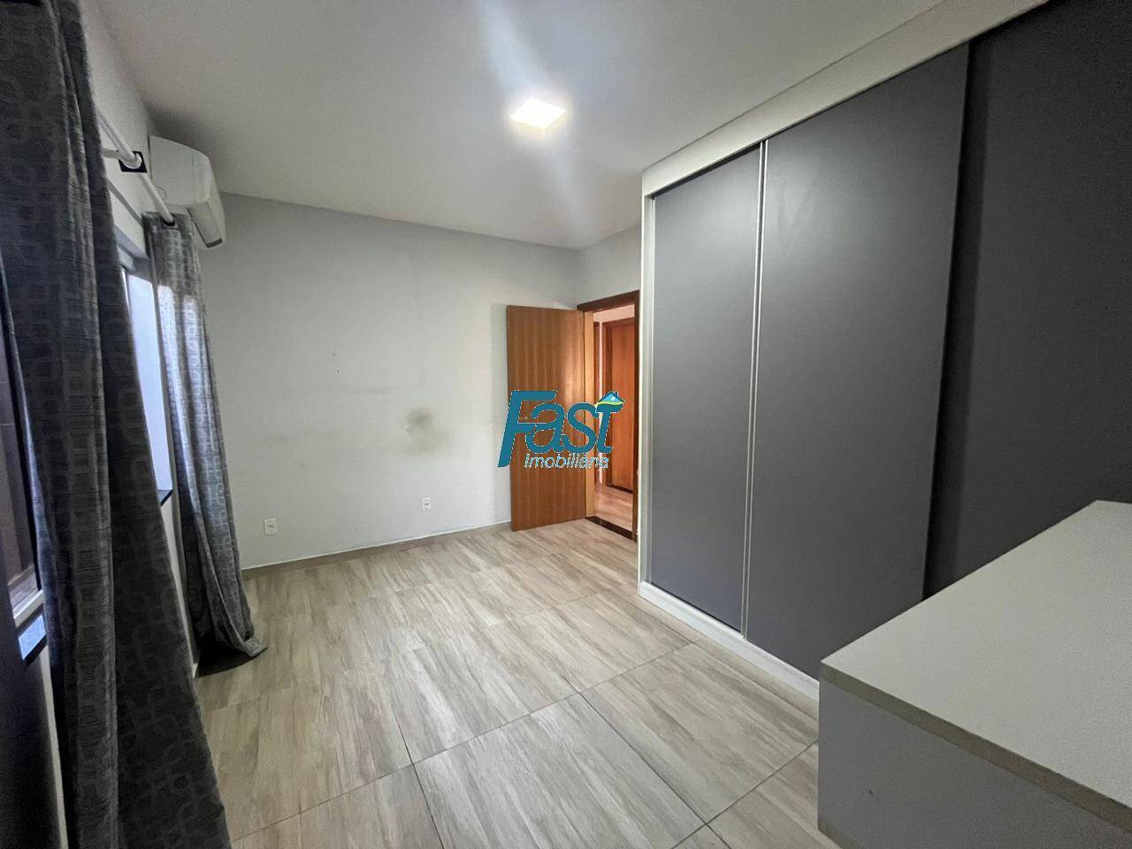 Casa à venda com 3 quartos, 209m² - Foto 12