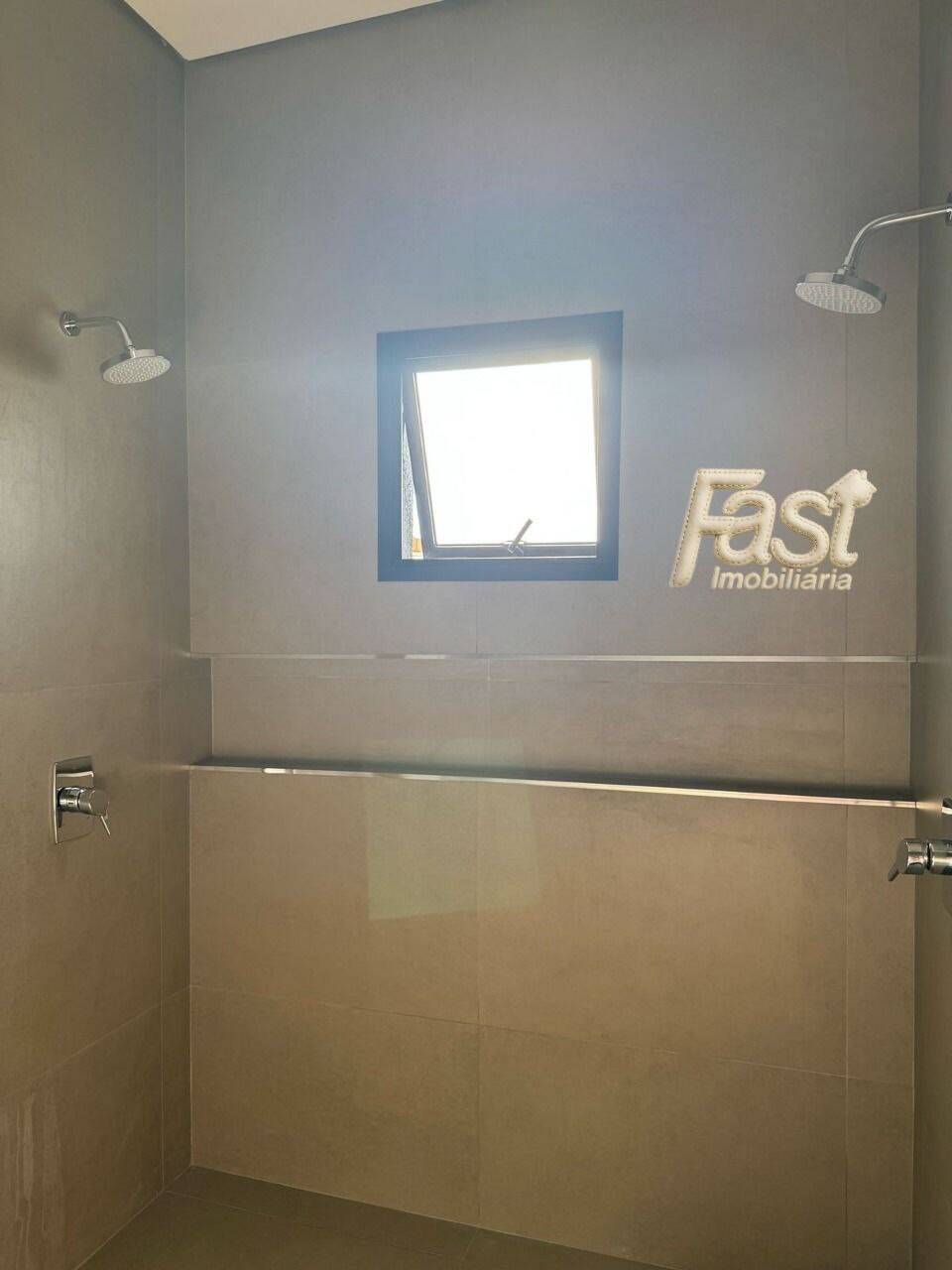 Casa à venda com 3 quartos, 300m² - Foto 3