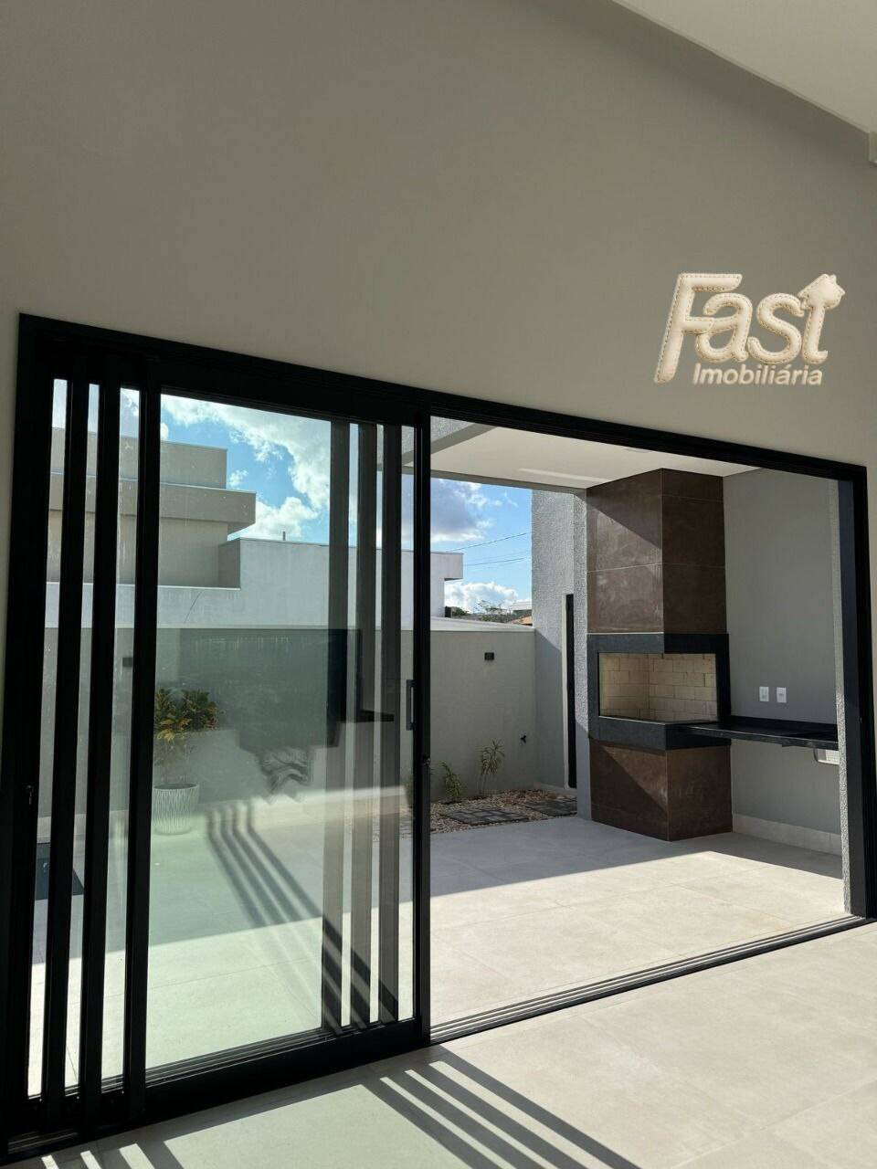 Casa à venda com 3 quartos, 300m² - Foto 11
