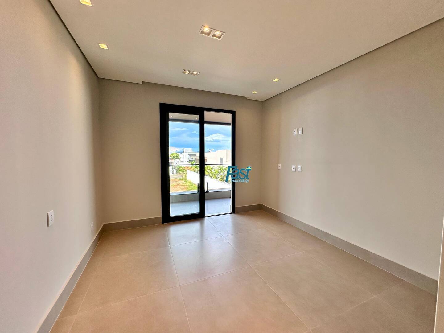Casa de Condomínio à venda, 306m² - Foto 11