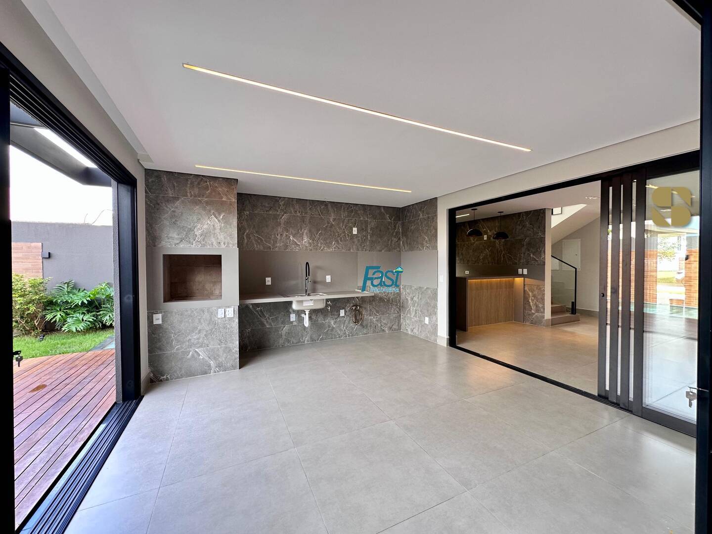 Casa de Condomínio à venda, 306m² - Foto 12
