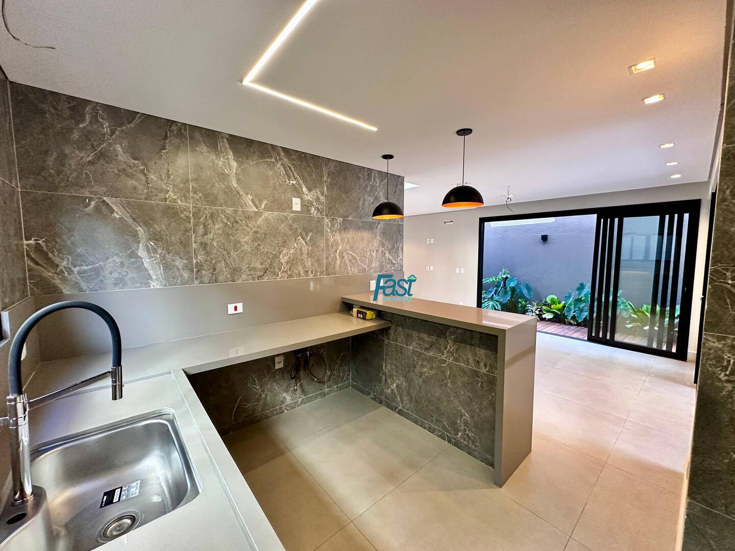 Casa de Condomínio à venda, 306m² - Foto 8