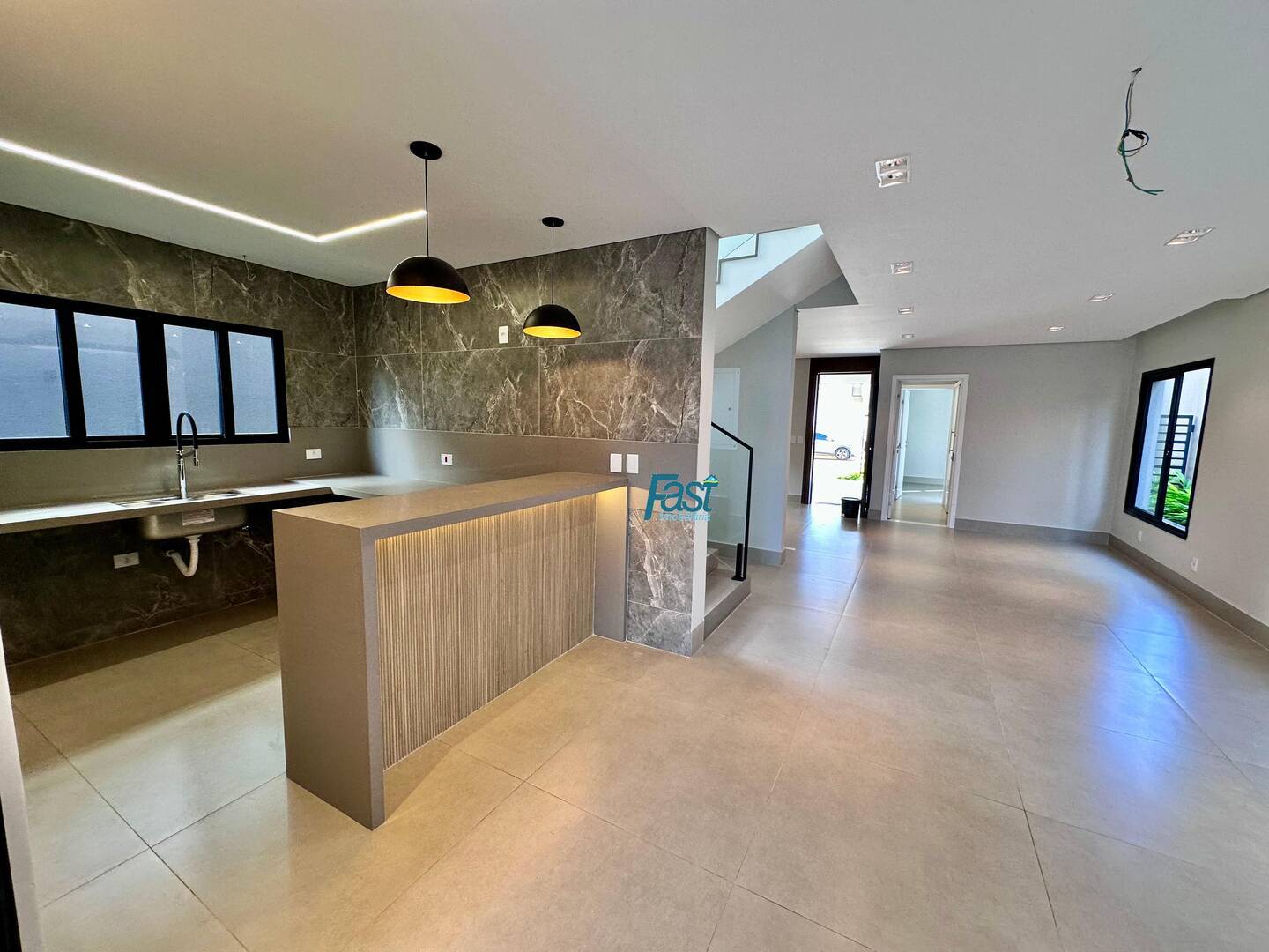 Casa de Condomínio à venda, 306m² - Foto 7
