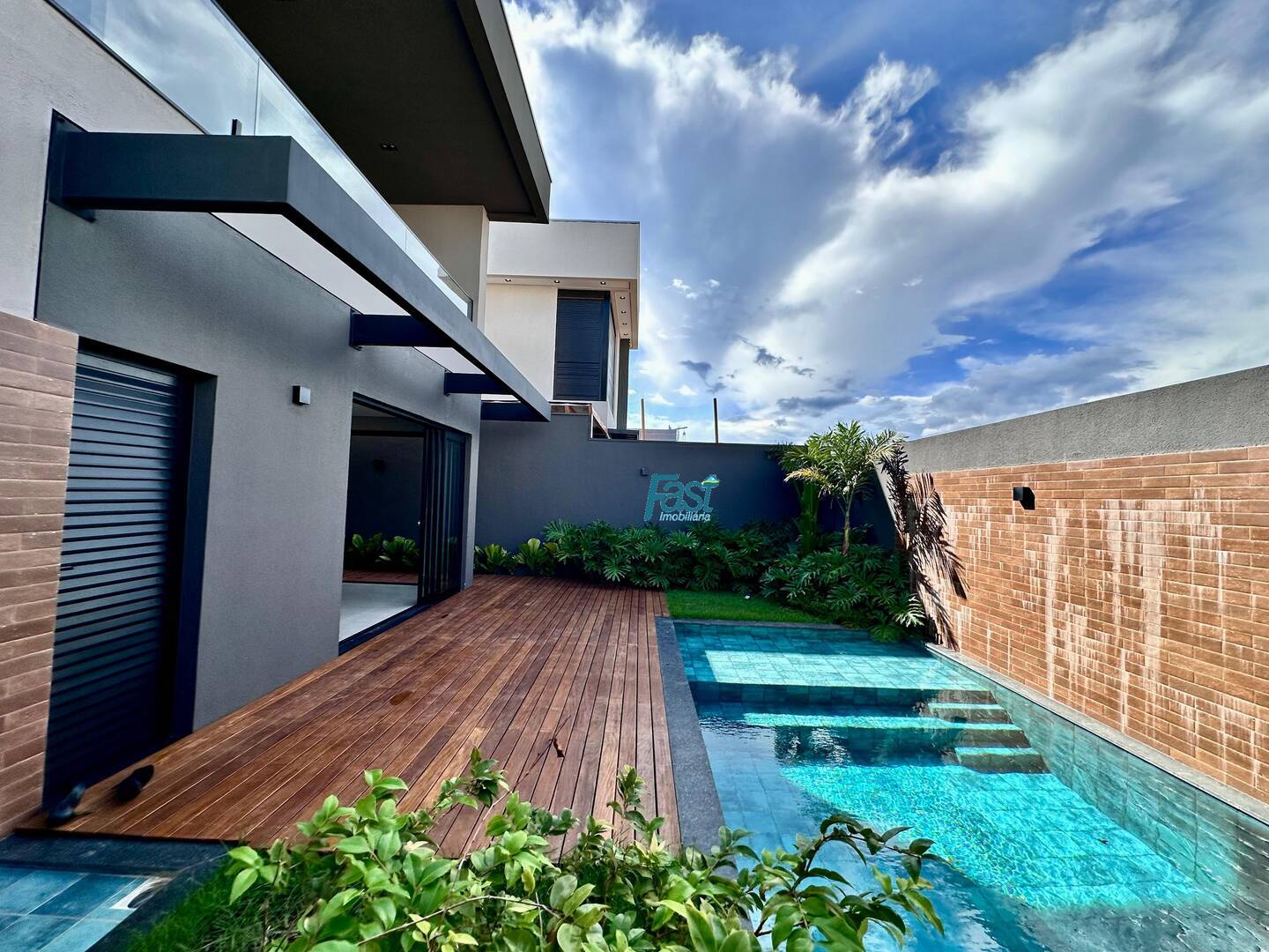 Casa de Condomínio à venda, 306m² - Foto 5