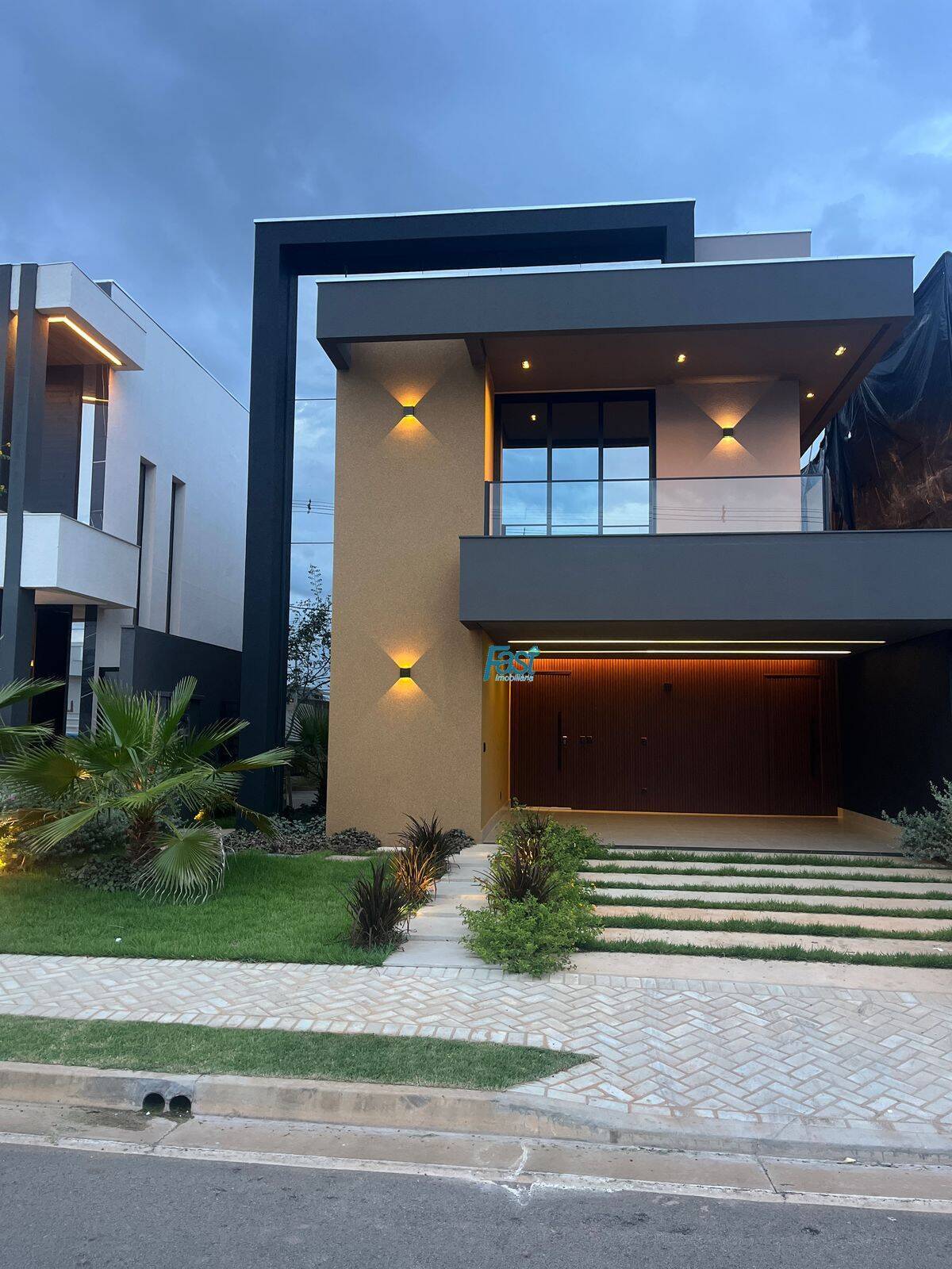 Casa de Condomínio à venda, 306m² - Foto 1